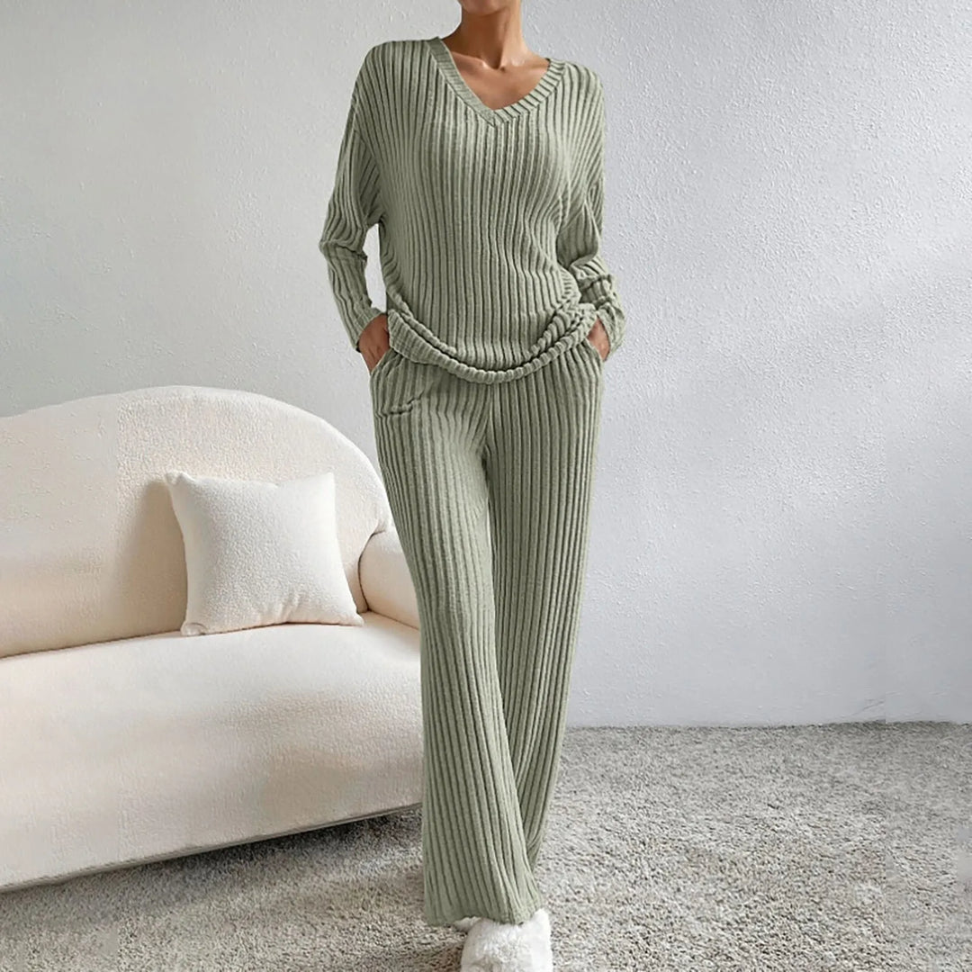 Lucie - Knitted V-Neck Set