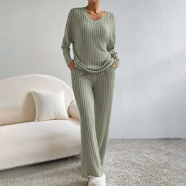 Lucie - Knitted V-Neck Set