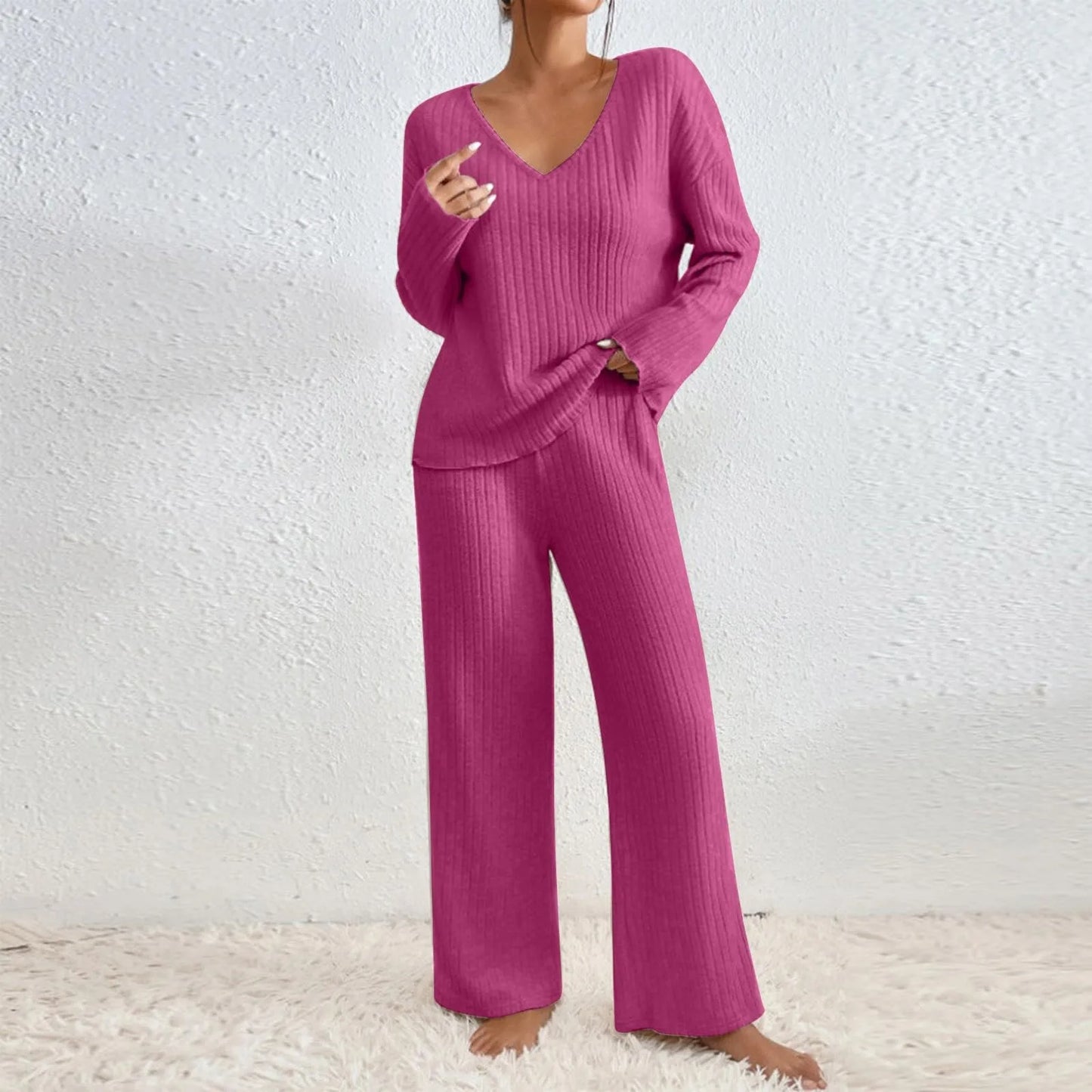 Lucie - Knitted Set with V-Neck