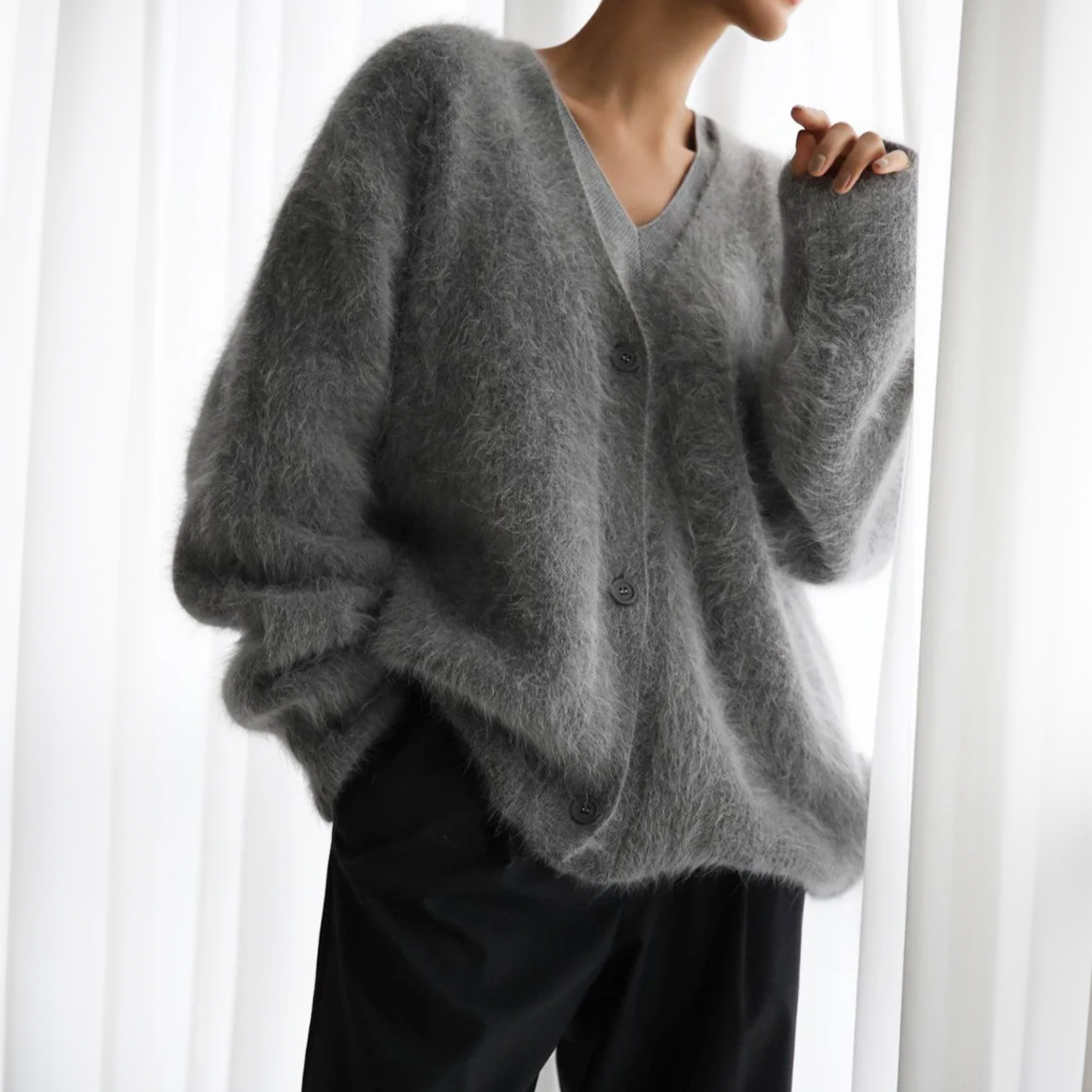 Dhalia - Elegant Knitted Cardigan